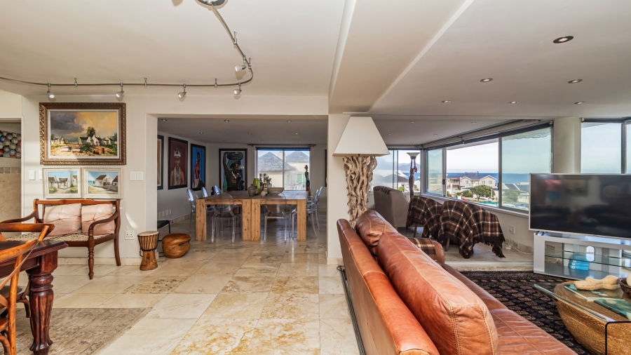 6 Bedroom Property for Sale in Bloubergstrand Western Cape